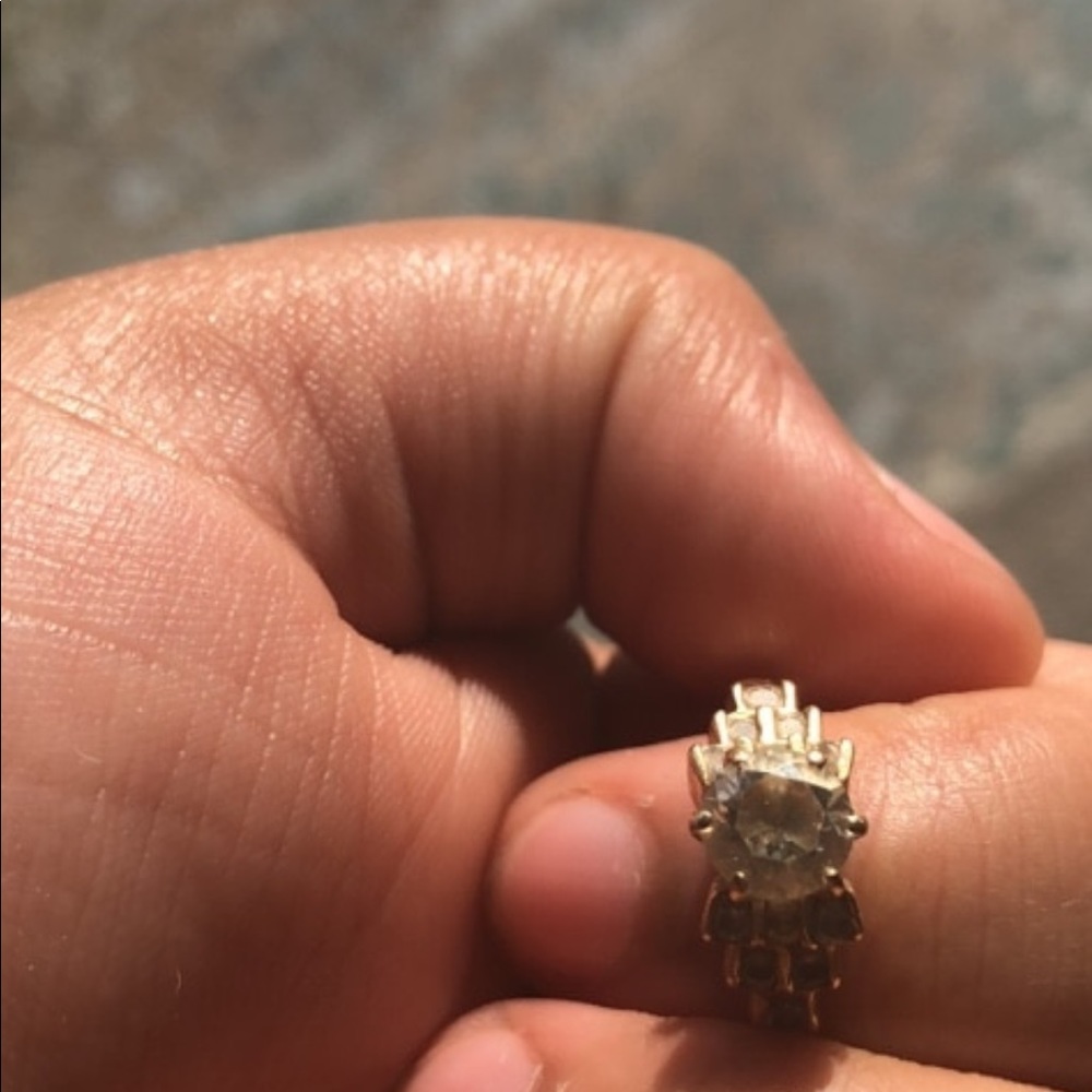 Engagement ring - Picture 4 of 4
